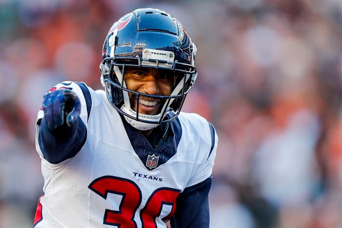Texans' safety DeAndre Houston-Carson reacts after intercepting the ball against the Cincinnati Bengals in the second half at Paycor Stadium.